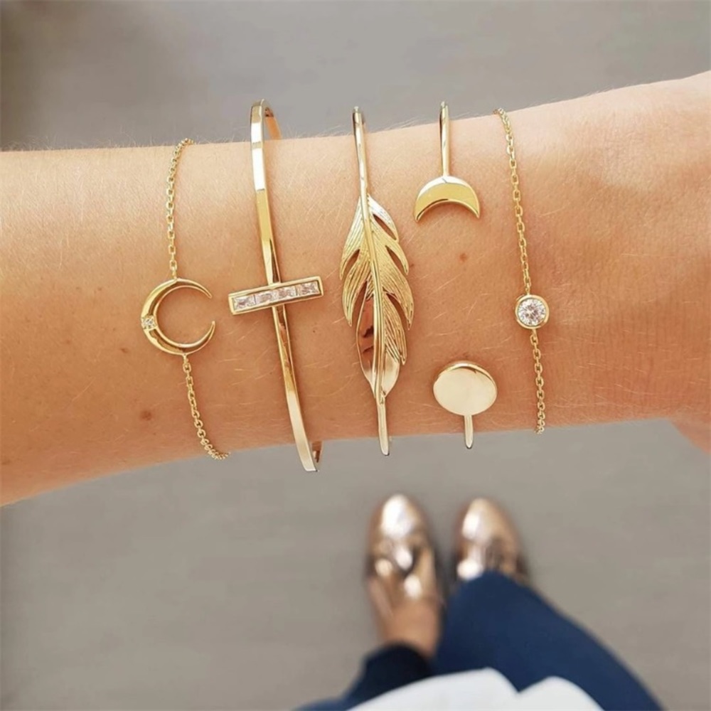 Sunday ♡ 5 Pcs Bracelets Set - Picture 1 of 8